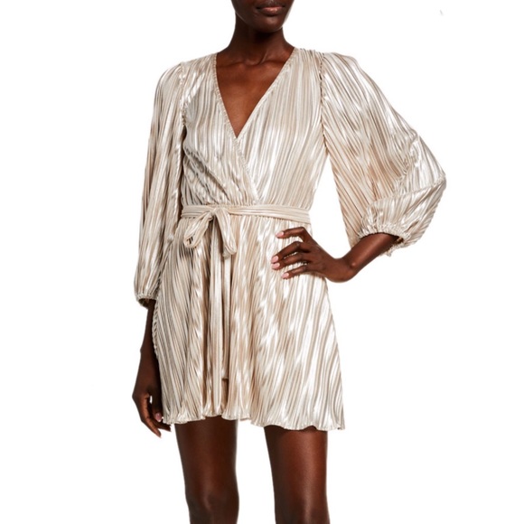 Bardot Dresses & Skirts - Bellissa Pleat Balloon-Sleeve Wrap Dress Bardot